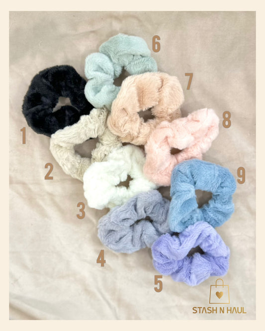 PLUSH SCRUNCHIES