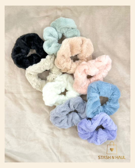 PLUSH SCRUNCHIES