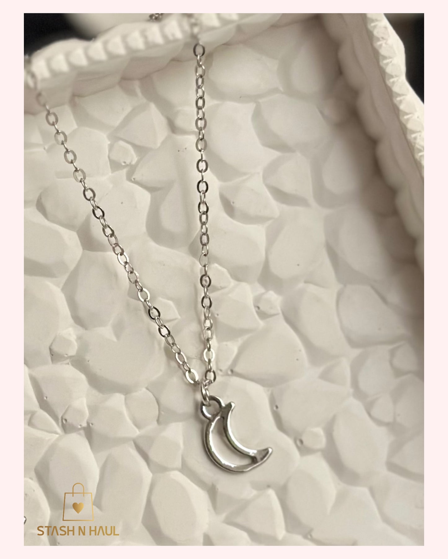 UNIVERSE PENDANT NECKLACES